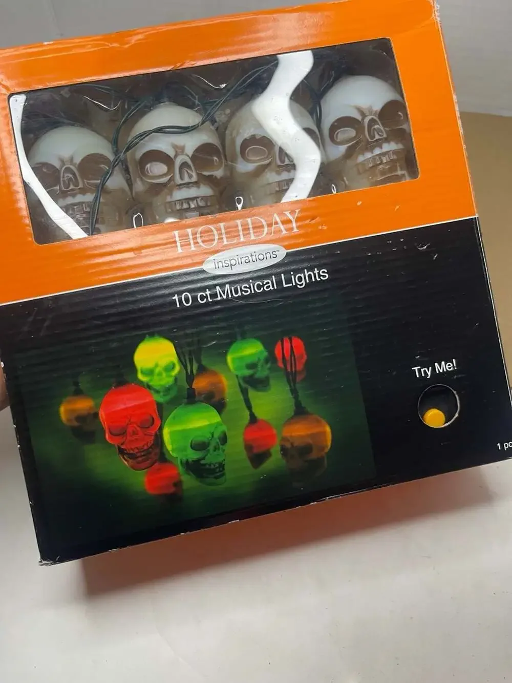 Gemmy Holiday Inspirations 10 ct Musical Skull Halloween String Lights